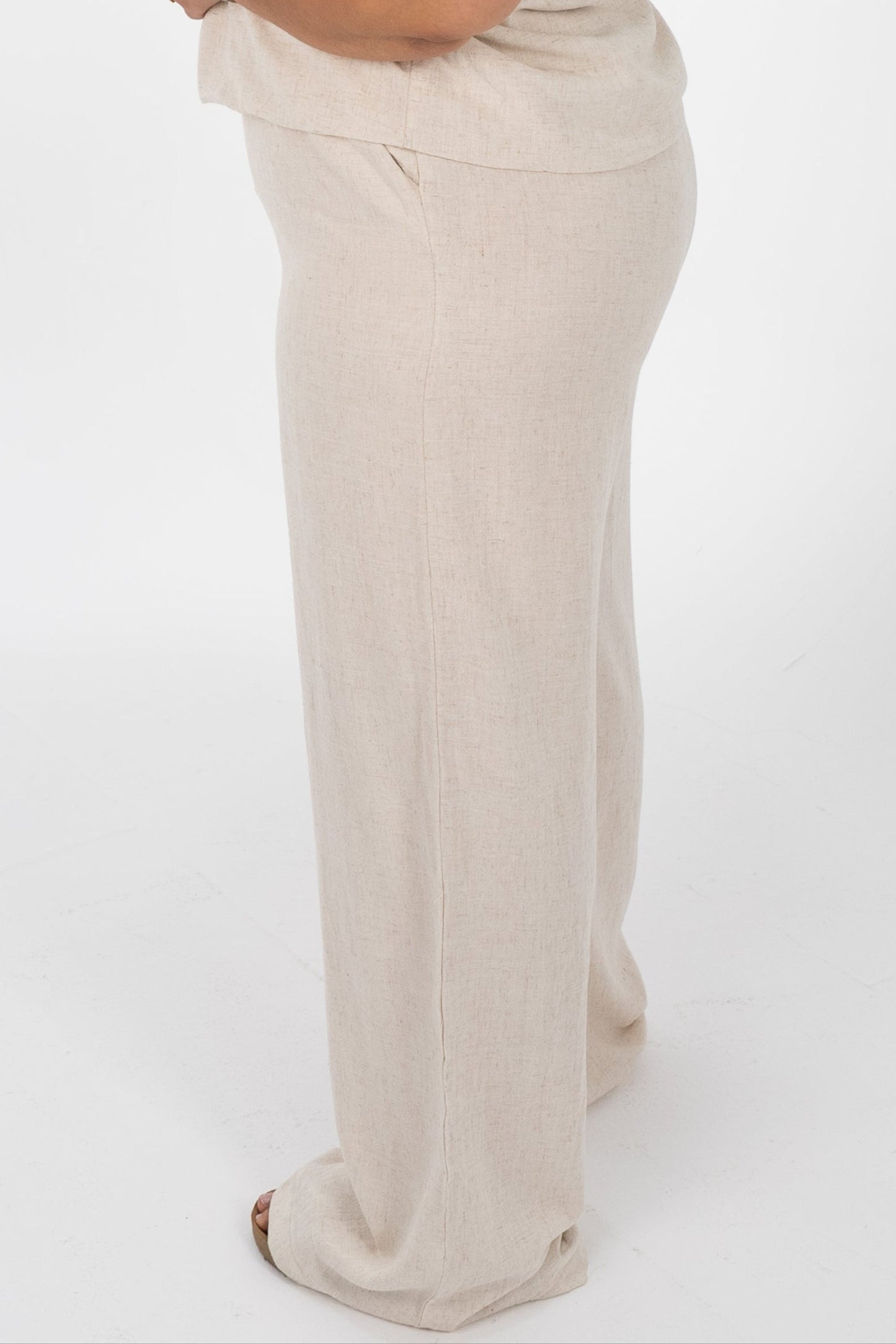 Blended Linen Wide-Leg Trouser in Beige