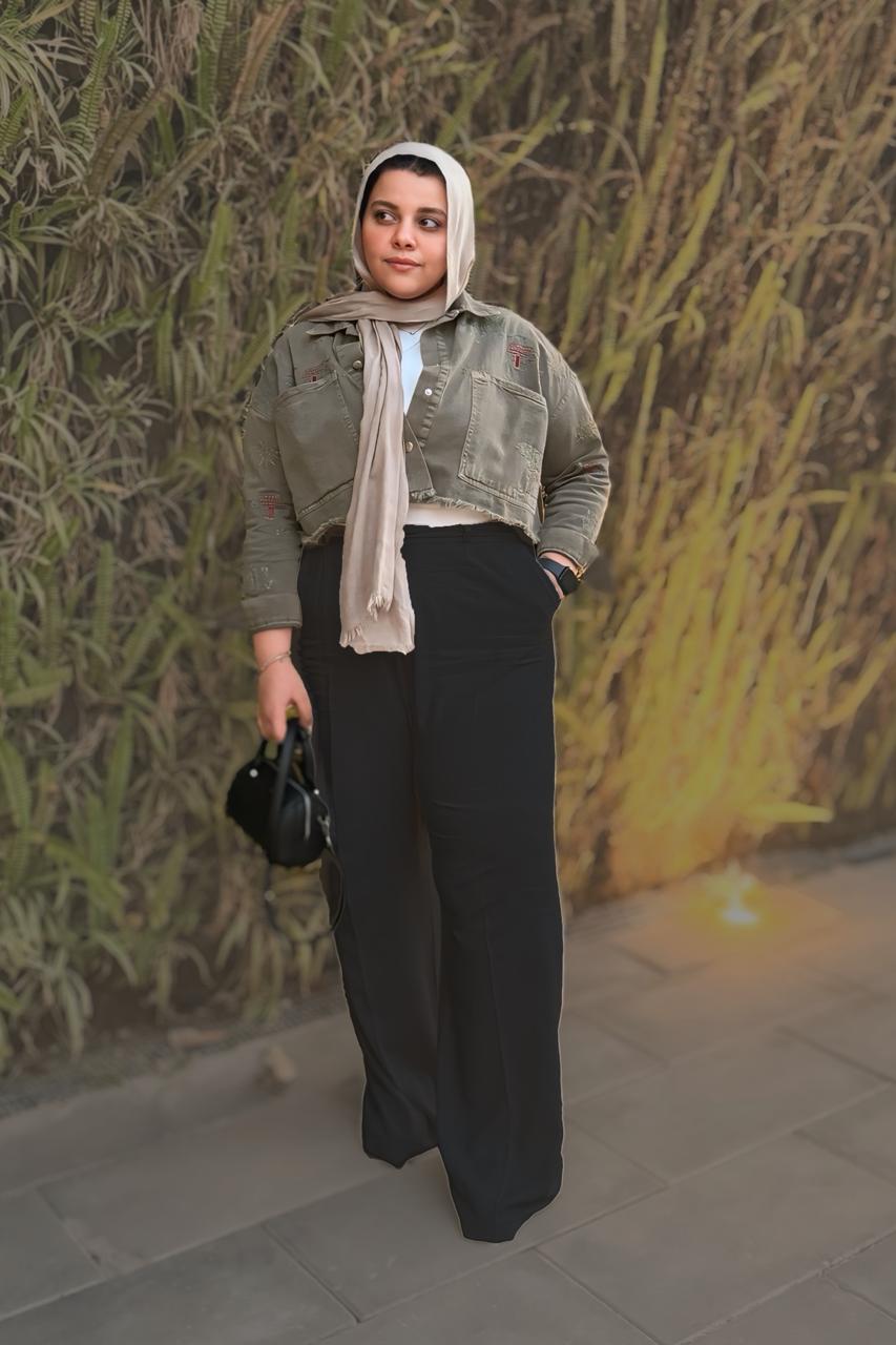 Blended Linen Wide-Leg Trouser in Black