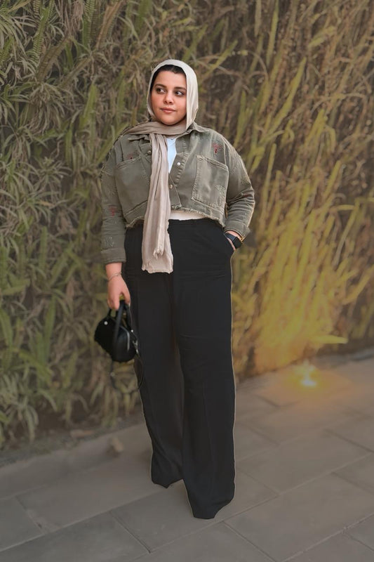 Blended Linen Wide-Leg Trouser in Black
